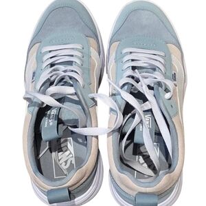 NWOT Light Blue And Off White Vans Ultra Grip Mens 7 Womens 8.5.